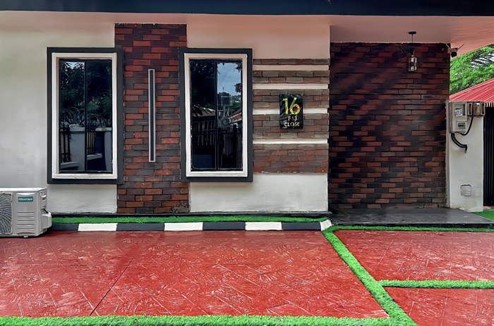 Meka Homes - front yard