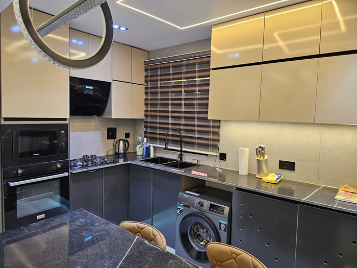 Meka Homes - fully equipped kitchen
